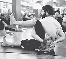 Steps to Perform Eka Pada Sirsasana – Preparatory Pose