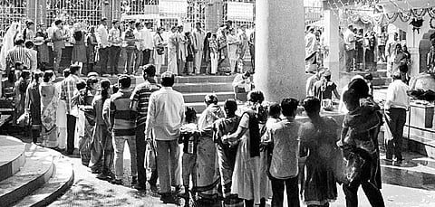 Devotees Flock to Shiva Temples