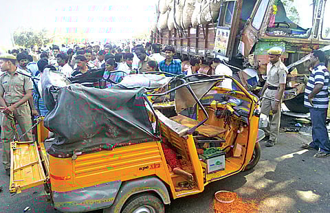 6 Die as Truck Rams Auto in Rayagada