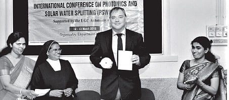 Meet on Photonics and Solar Water Splitting Held