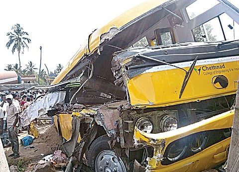 3 Students Killed in College Van Crash