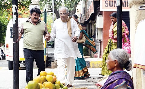 Vijayaprasad's Neer Dose falls into Ashu Bedra's lap