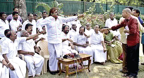 Captain Rocks Dravidian Boat, Stokes Allies' Suspicion