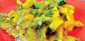 Raw Mango Curry (Kachi Keri nu Shak)