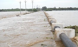 Munneru Vagu in Spate, Road Connection Cut off