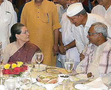 Bihar Allies's Rahul Snub is Sonia's Dilemma