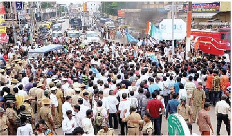 Qamarul Pained by Centre Overlooking Raichur for IIT 