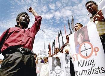 Pakistanis protest killings of journalists
