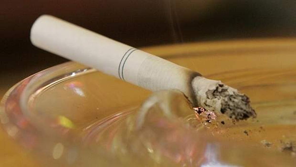 Smoking linked to increased risk of slipped disc, warn doctors Smoking linked to increased risk of slipped disc, warn doctors