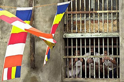 Prisoners peeping out of their cell  (Photo: The Republic Square)