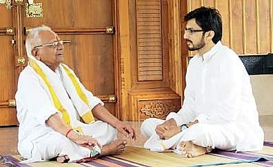 Harinarayanan A M with legendary mridangam exponent T K Murthy