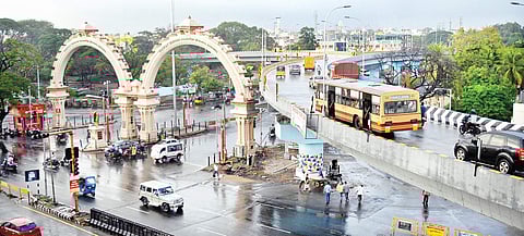 The new flyover that was opened near the Anna Nagar Arch, connecting Poonamallee High Road, in the city on Thursday | D SAMPATHKUMAR