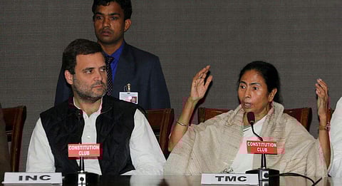 Congress Vice President Rahul Gandhi with Trinamool Congress supremo & West Bengal Chief Minister Mamata Banerjee (Shekhar Yadav|EPS)