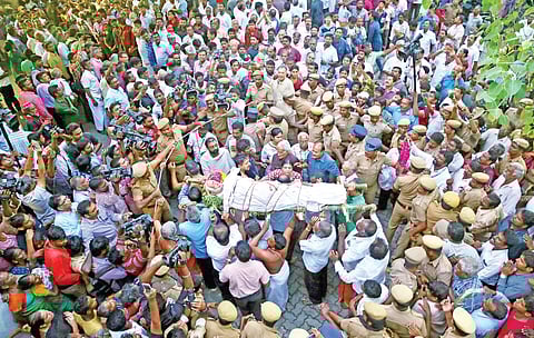 Mortal remains of Cho being taken to Besant Nagar beach on Wednesday