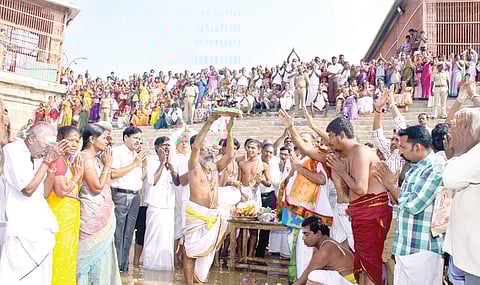 CM Reviews Steps for Conduct of Mahamaham Fest