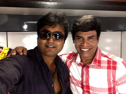 Vallavanukku Vallavan Team Accords a Warm Welcome to Anand Raj