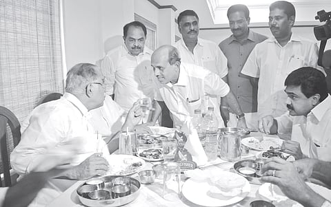 Kurien Accepts Puthussery as UDF's Tiruvalla Nominee