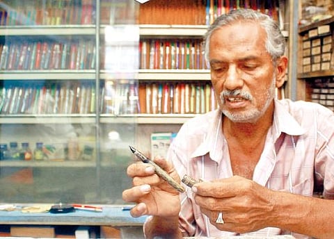 A Wizard in Repairing Pens  