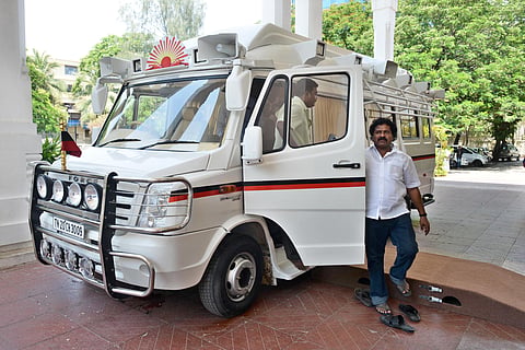 DMK Patriarch Karunanidhi's Specially-designed Vehicle for Election Campaign