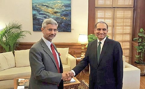 Indian Foreign Secretary S Jaishankar (left) with his Pakistani counterpart Aizaz Chaudhry