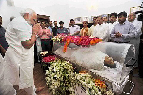 BJP Leaders, Friends and Family Pay Tribute to Late Kamala Advani