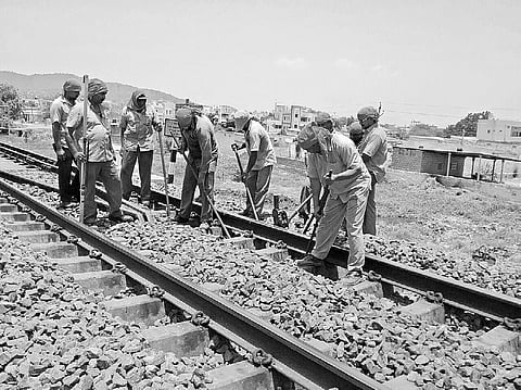 Sun Kinks Keep SCR Workers on Tenterhooks