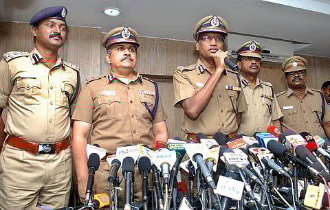 Chennai City Police Commissioner Rajendran  address the press meet regarding Swathi Murderer Ram Kumar at chennai on on Saturday. (EPS | Ashwin Prasath)
