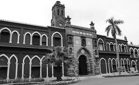 Aligarh Muslim University likely to lose its minority status