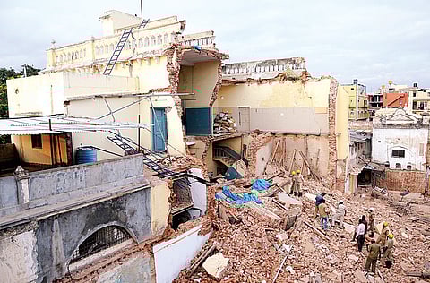Mysuru's 125-yr-old Devaraja market structure collapses, none injured