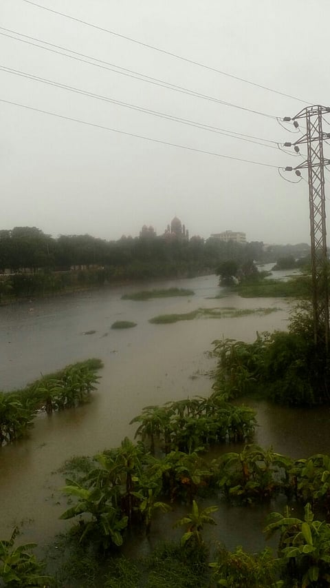 Heavy rain lashed the city of Hyderabad in Wednesday . | (A Suresh Kumar | EPS)