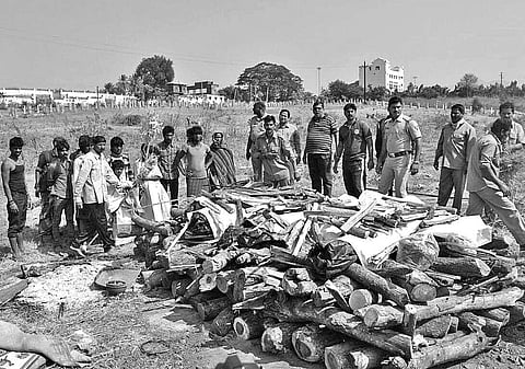Mass cremation of victims of Hirakhand mishap in Rayagada on Monday | Express