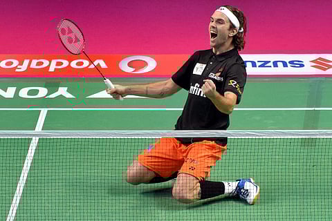 Delhi Acers Jan O Jorgensen in action against Chennai Smashers Tommy Sugiarto during the PBL at Koramangala Indoor Stadium Bengaluru. (EPS|M.Jithendra)