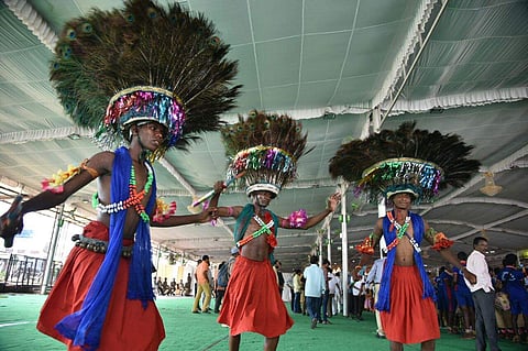 Traditional artists and performers from Telangana performed in the 'Alia Balia' celebration in Hyderabad on Sunday, marking the culmination of this year's Dussehra celebrations. (EPS | R Satish Babu)