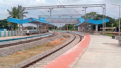 The transmission line to supply electricity to the trains is still not in place | Express