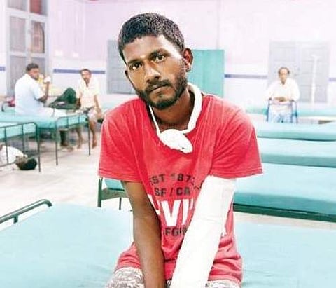 Guna, whose hand was fractured, at a hospital in Teynampet on Friday | Martin Loius