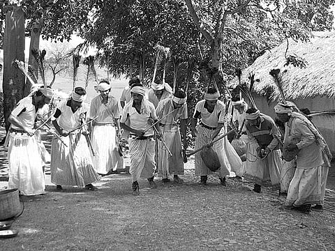 Santhal artistes perform Dansaye dance in Baripada | Express