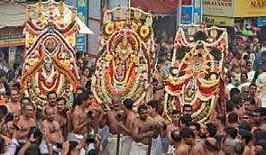The arattu procession begins from the Sree Padmanabhaswamy temple as part of the Alpashi festival with the deities taken in a ceremonial procession to the Shankumukham beach for the ritualistic bath in the sea  | Manu R Mavelil