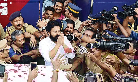 Dileep, surrounded by policemen, fans and television crew, making his way out of the Aluva Sub Jail after 86 days in prison | Albin Mathew