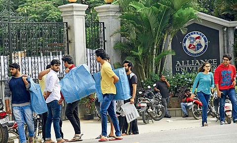 NEET II examinations, in hr Tiruchdddsdy oII examinations, in her home near Tiruchdddsdy | Express