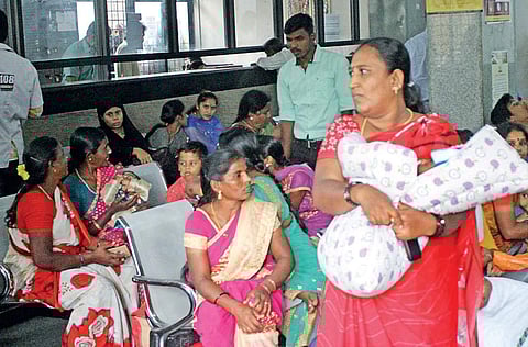 Footfall at Vani Vilas Hospital was significantly higher on Thursday due to the strike | S MANJUNATH