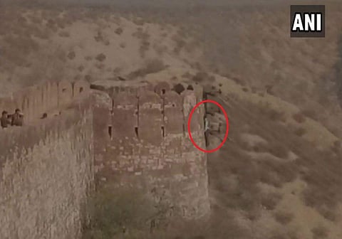 A body was found hanging at the Nahargarh Fort of Rajasthan's Jaipur with a note scribbled on a rock nearby, threatening the ongoing  Padmavati to escalate to another level. (Photo | ANI)