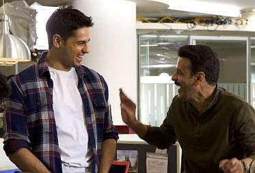 Sidarth Malhotra and Manoj Bajpayee | Twitter/Sidharth Malhotra
