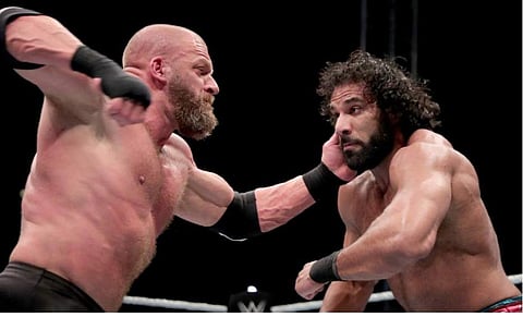 Triple H and Jinder Mahal during WWE Live India main event (Courtesy: wwe.com)