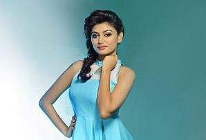Oviya | Twitter
