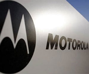 Signage for Motorola is displayed outside their office building in Tempe, Arizona October 29, 2009. (File photo/Reuters)
