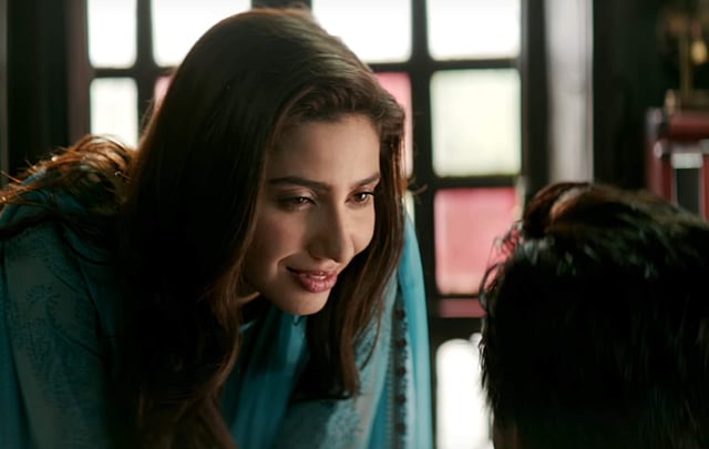 6. Mahira Khan in Raees- Shouldn't Mahira Khan be on this list? Why not. Already a star in Pakistan, Khan made her debut in Bollywood with 'Raees', starring alongside Shah Rukh Khan. The 'Humsafar' actress' presence in a film, which was about a Gujarati Muslim bootlegger making his way through communal politics and legal system is significant in itself. Though flawed to a large extend, Raees' is still a brave film to be released at a time of political bigotry.