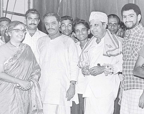 Mrs YGP (left) with former Chief Minister of Tamil Nadu, MG Ramachandran (Second from left)