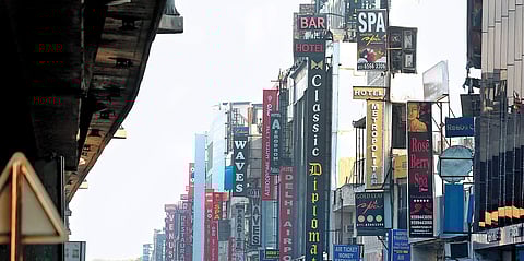 The stretch on Mahipalpur road that is dotted with over a hundred hotels and several spas | Shekhar Yadav