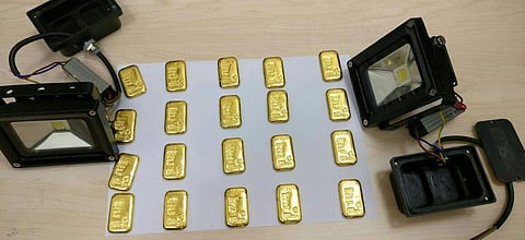 800 gm of gold in the LED lamps.(EPS)