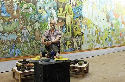 P K Sadanandan with  his mural art work|albin mathew